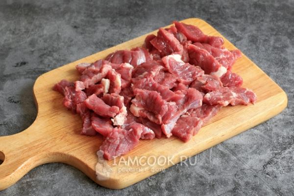 Мясо по-горски (из говядины со сметаной)