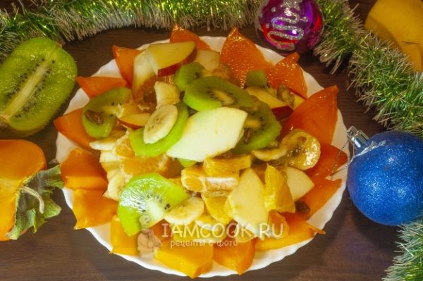 Постный фруктовый салат с орехами и изюмом на Новый год