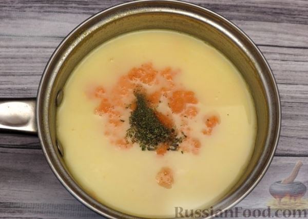 Домашний сыр из моркови, молока и сметаны
