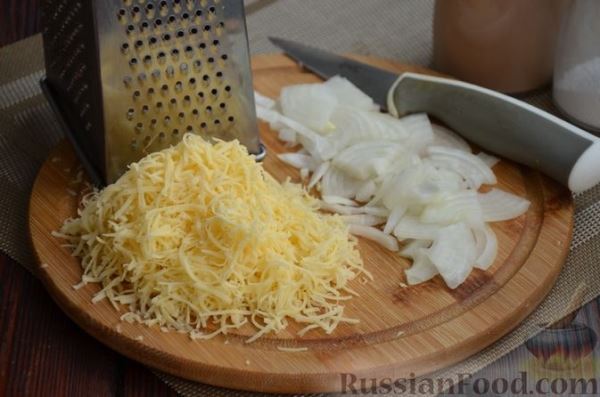 Картофельный суп-пюре с сыром, на курином бульоне