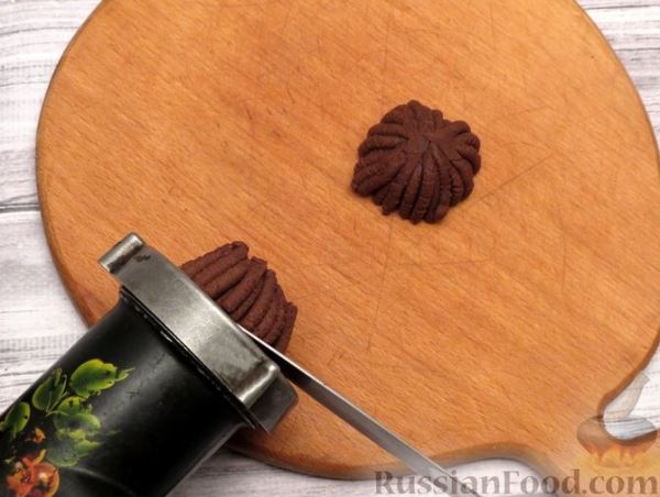Шоколадное песочное печенье "через мясорубку"