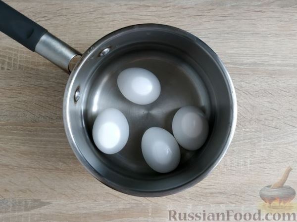 Трубочки из лаваша с варёными яйцами, сыром и зелёным луком (в духовке)